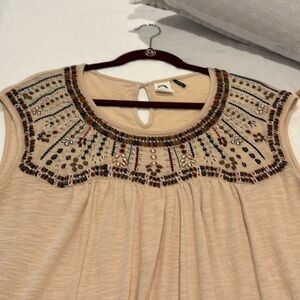 Size L Beautiful embroidery/beading. Akemi + Kin from Anthropologie